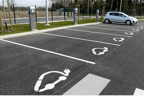 Borne de recharge en entreprise : combien ça coûte ?