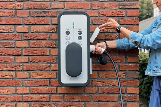 Fiches pratiques Comment recharger votre voiture électrique à la maison : guide complet