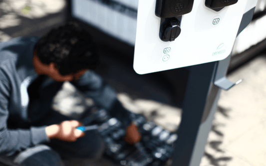 Réparation de la borne de recharge : diagnostic, professionnel à contacter et prix