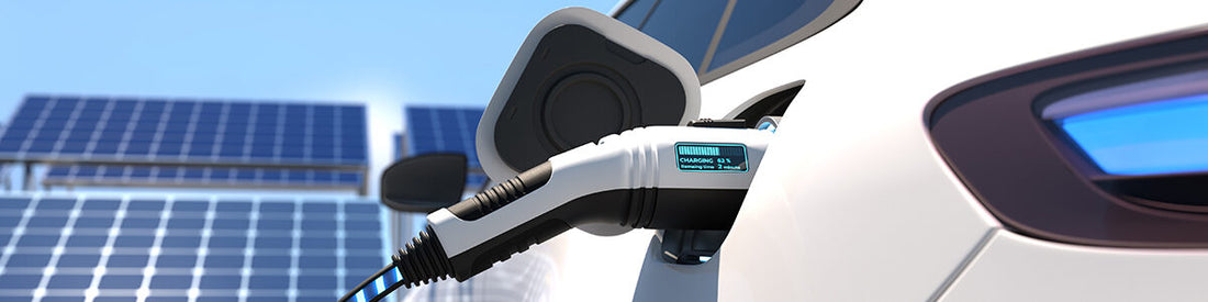 Recharger votre voiture électrique avec des panneaux solaires : avantages et méthodes