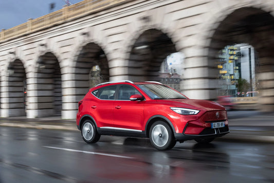 Faut-il acheter sa voiture électrique en LLD ou LOA ?