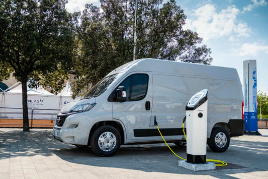 Tout savoir sur les camions électriques : fonctionnement et avantages